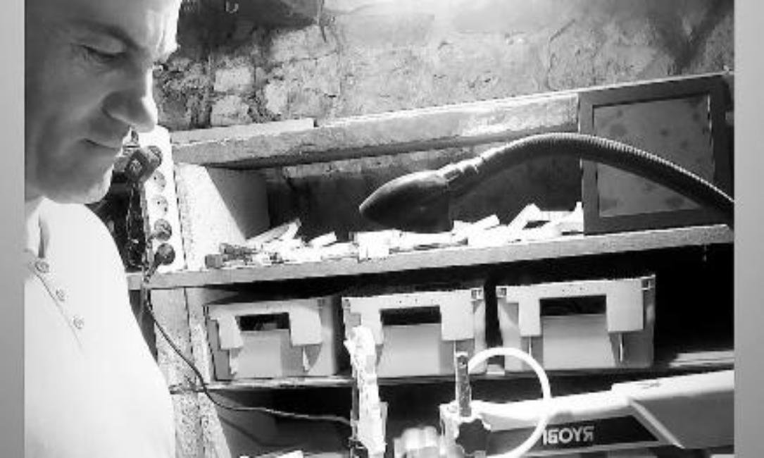 Ravi | Artiste Contemporain : Oeuvres & Biographie