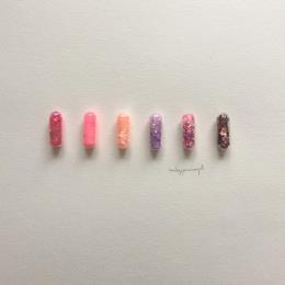 Peinture happy pills 1 par Marjot Emily Jane  | Tableau Matiérisme Minimaliste