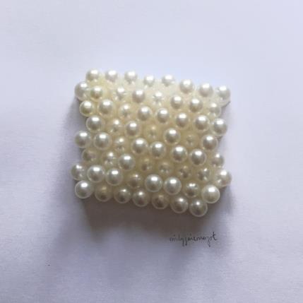 Peinture Building pills par Marjot Emily Jane  | Tableau Matiérisme Minimaliste, Urbain