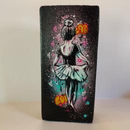Sculpture La petite danseuse par Sufyr | Sculpture Street Art Graffiti, Posca Enfant