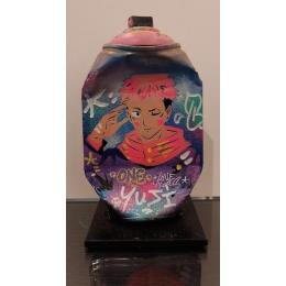 Sculpture Yuji par Kedarone | Sculpture Pop-art Acrylique, Graffiti, Métal Cinéma, Icones Pop