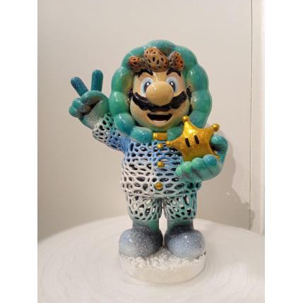Sculpture TURQUOISE MARIO SNOW par Mikhel Julien | Sculpture Pop-art Graffiti, Résine